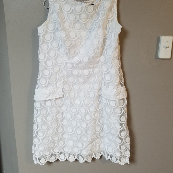 White dress - Picture 2 of 4